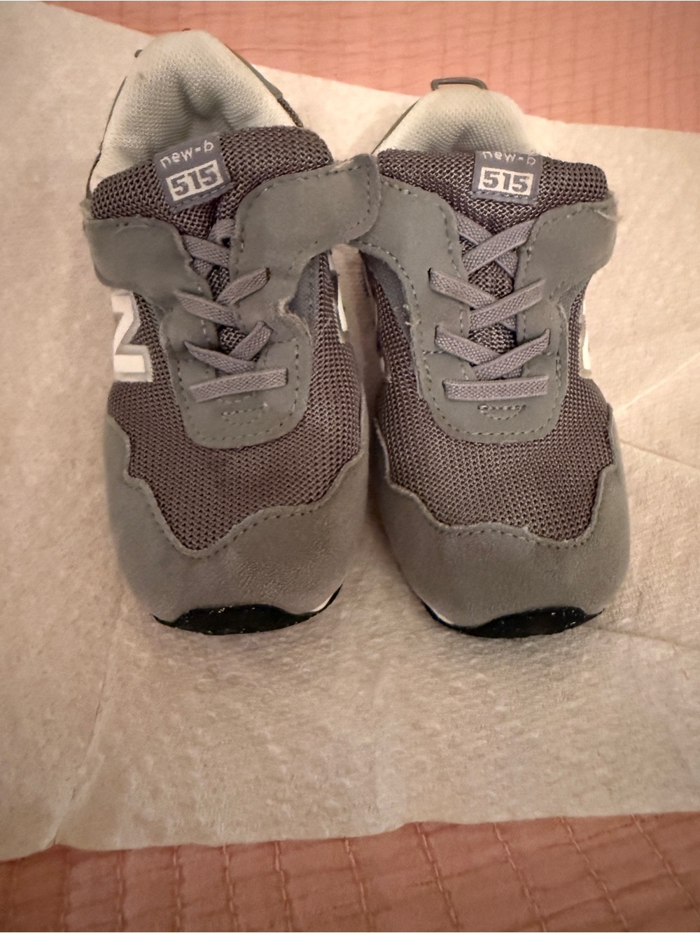New Balance Kids Gray Mesh & Suede Sneakers - 515 size 9 wide toddler boy shoes.